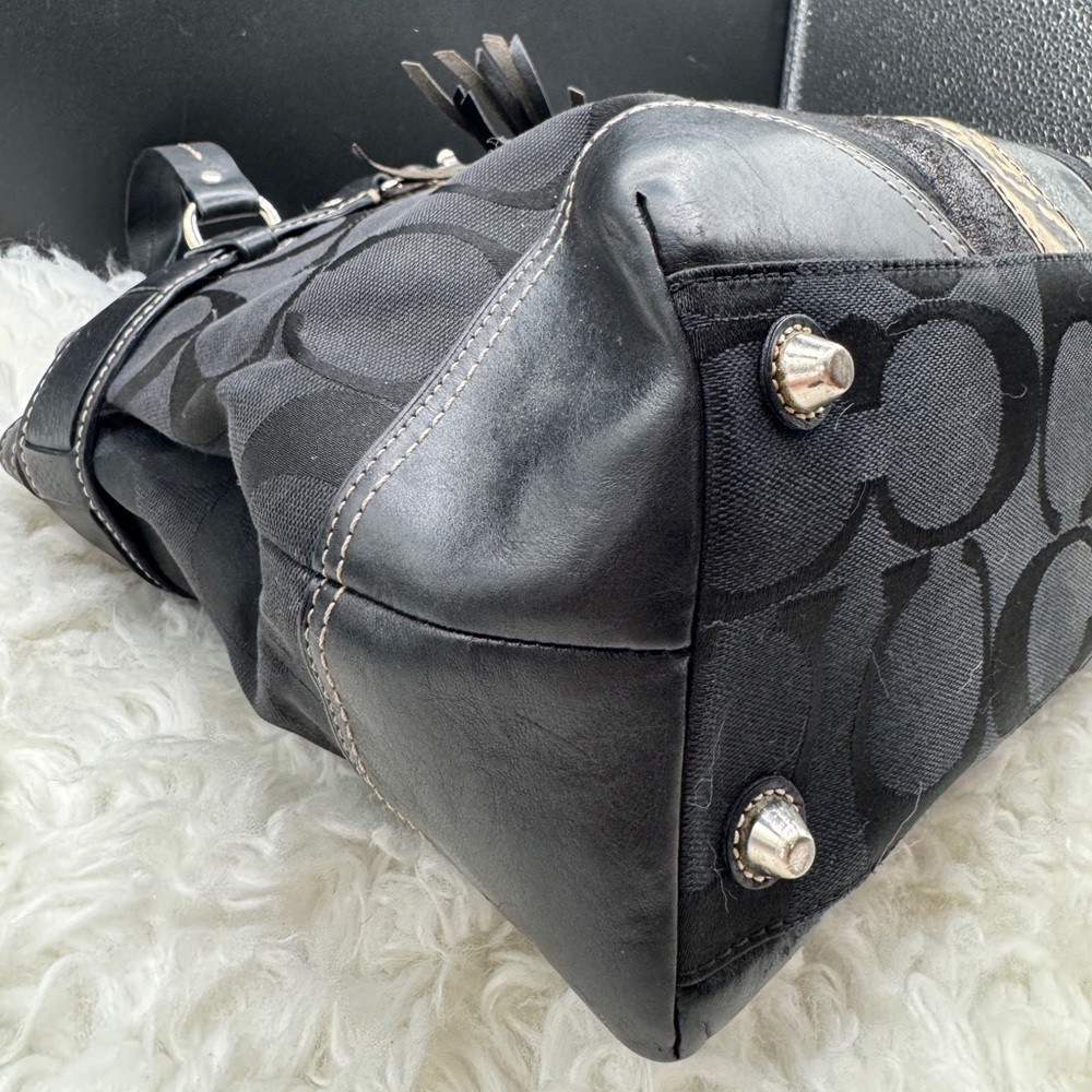 Coach Handbag - Picture 10 of 11